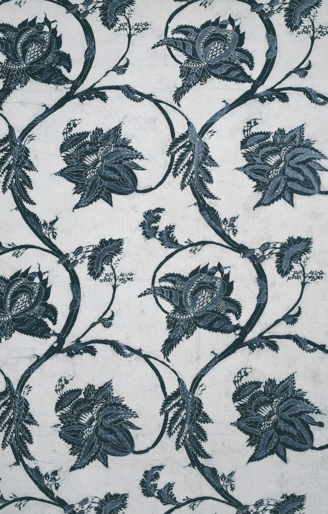 Comparison of different materials used in affordable southwestern area rugs